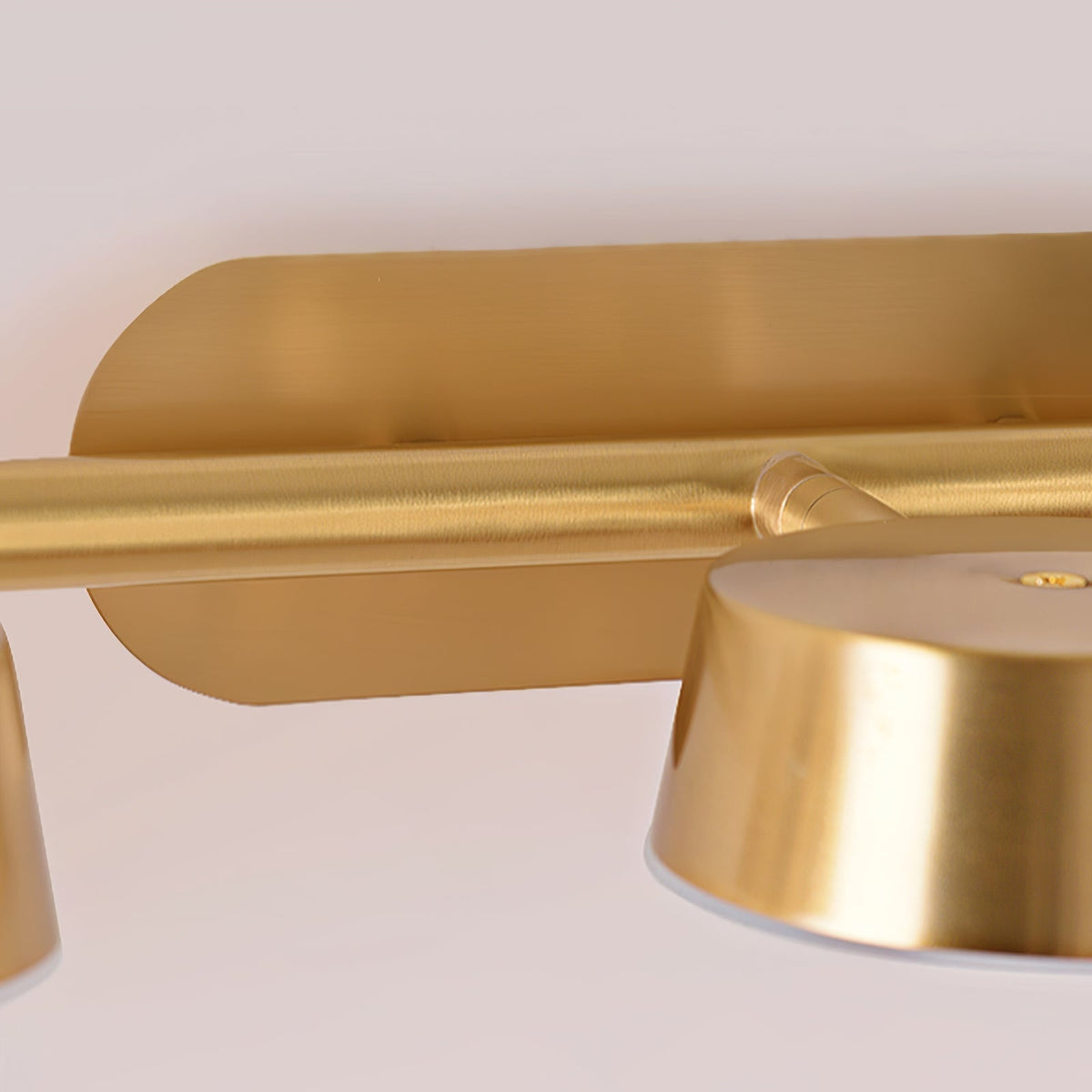 Xara aplique de pared Premium elegancia en latón para espejo