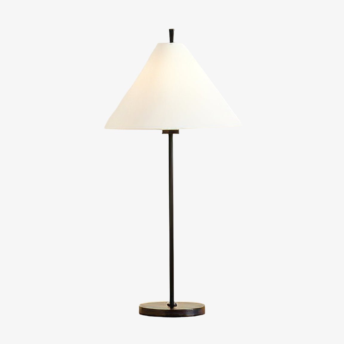 Sorivina lámpara de mesa elegante cono