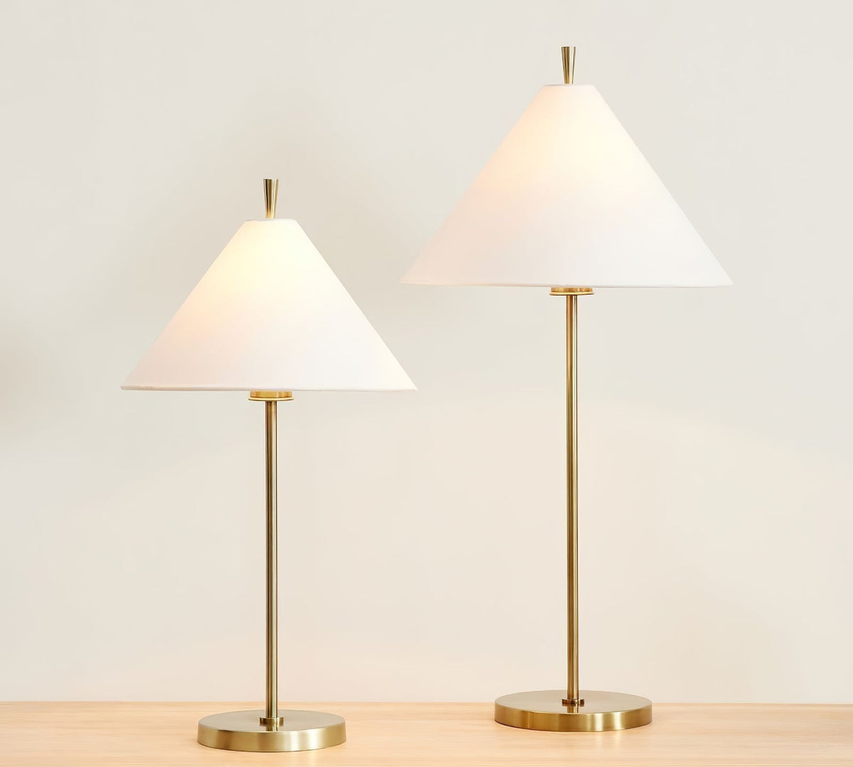 Sorivina lámpara de mesa elegante cono
