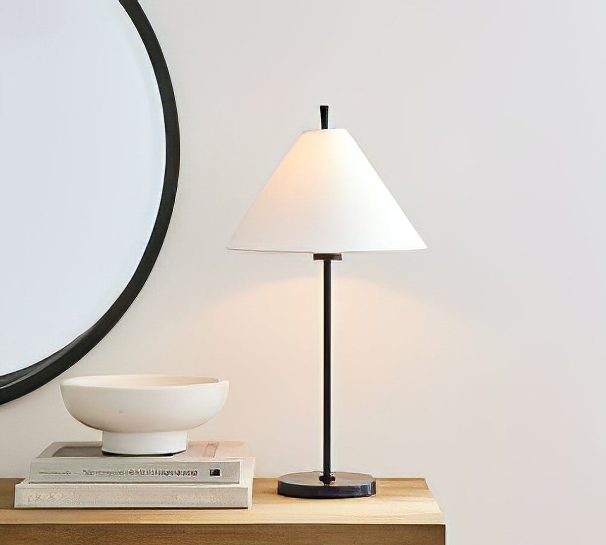 Sorivina lámpara de mesa elegante cono