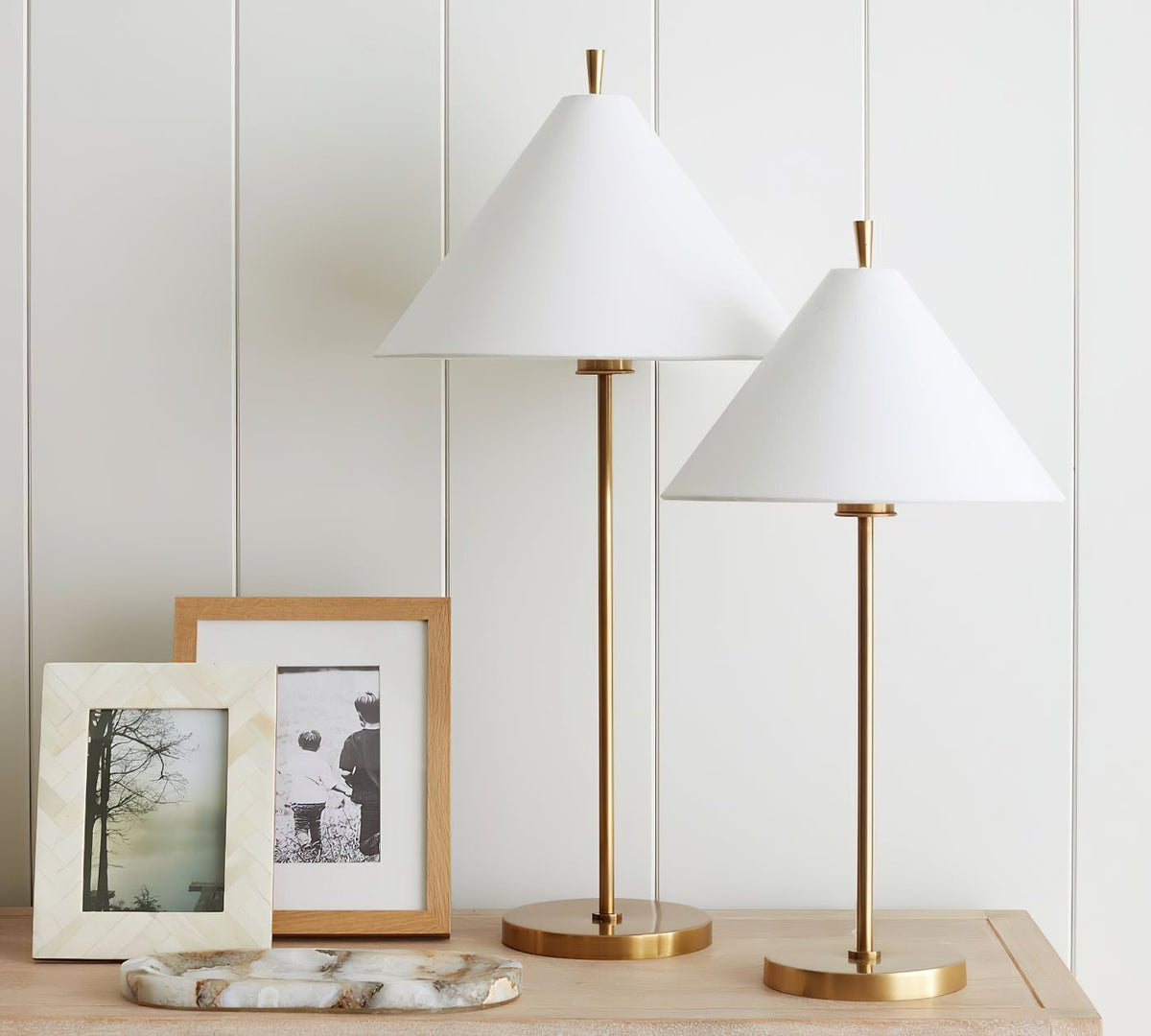 Sorivina lámpara de mesa elegante cono