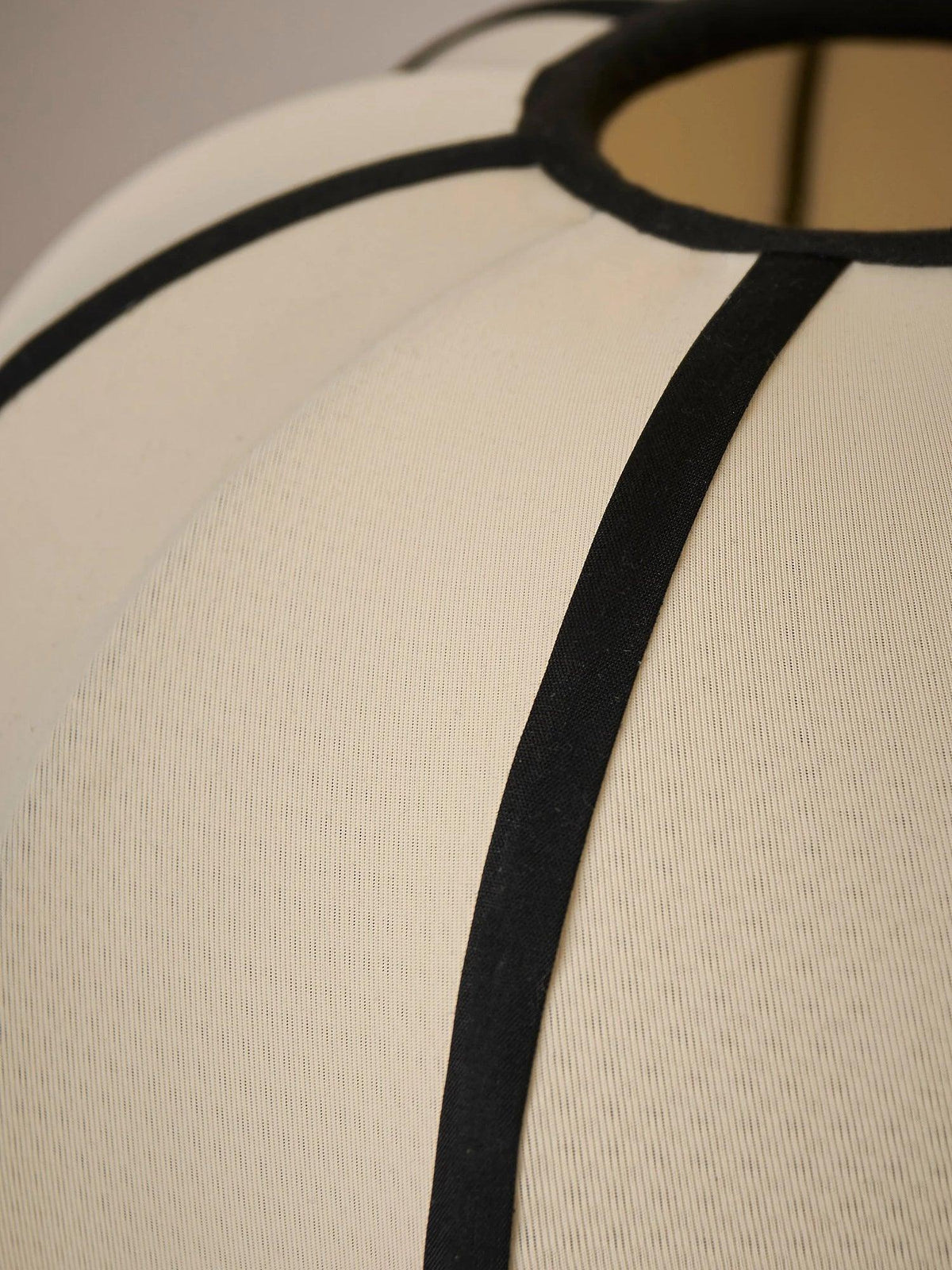 Blugan lámpara de mesa contemporánea