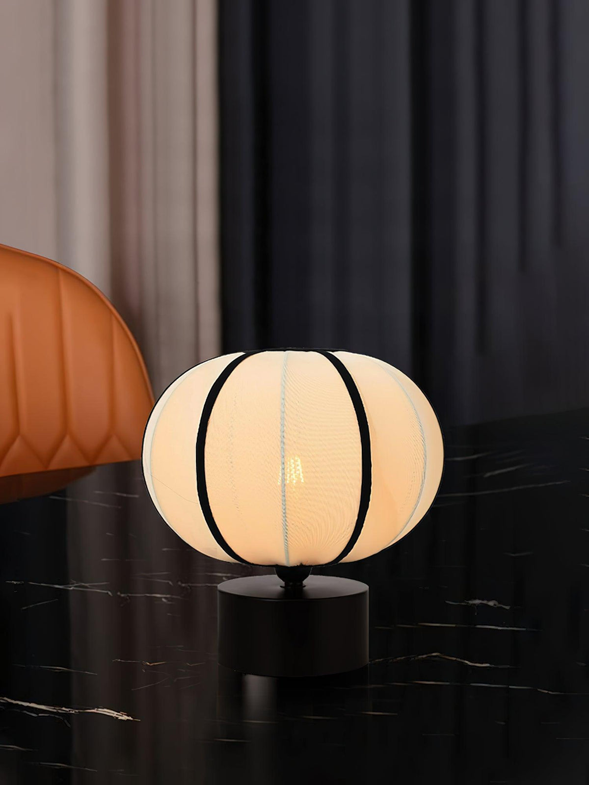 Blugan lámpara de mesa contemporánea