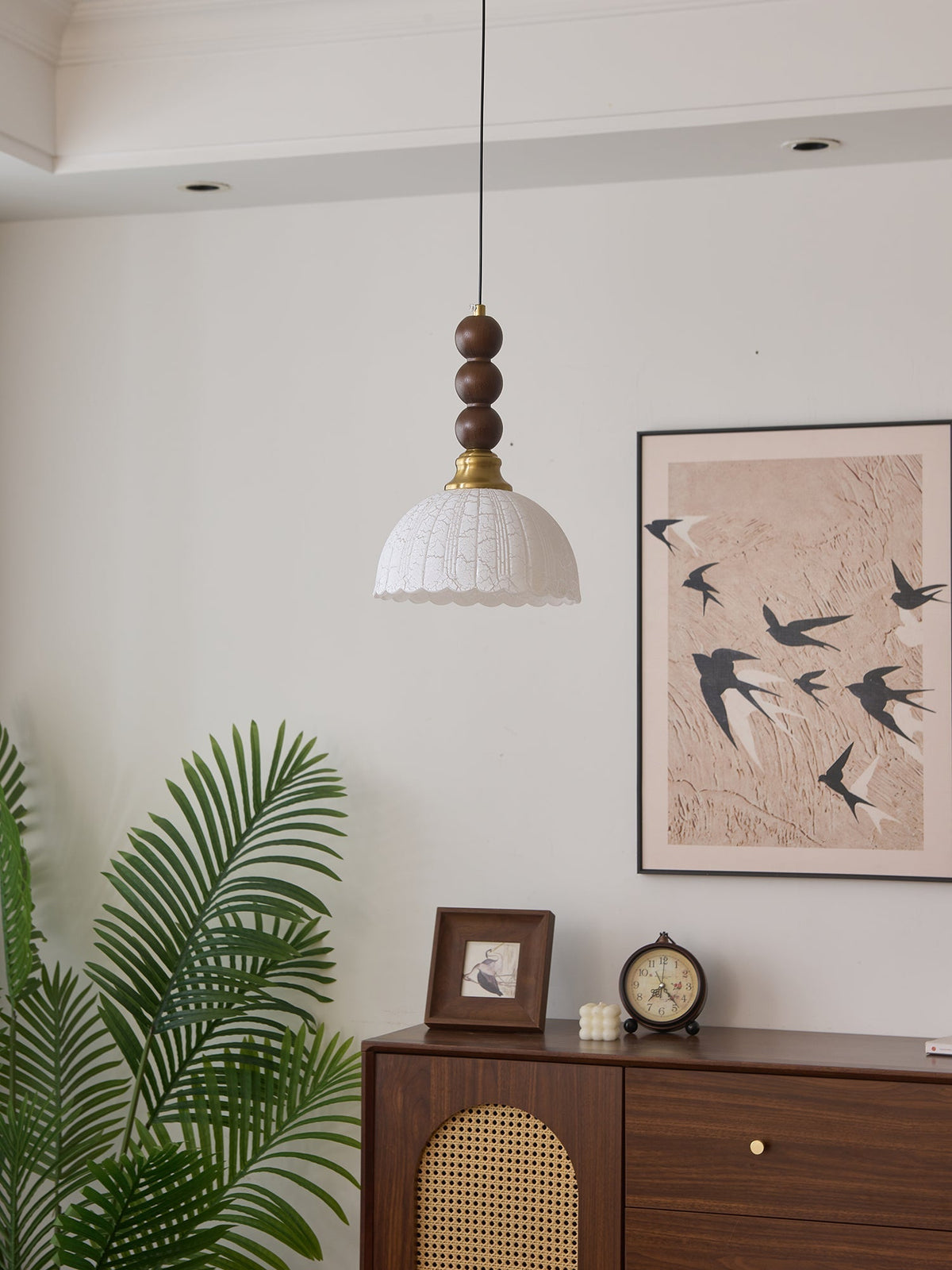 Avshaara lámpara colgante de elegancia tradicional y estilo vintage con pantalla de tejido y estructura de madera