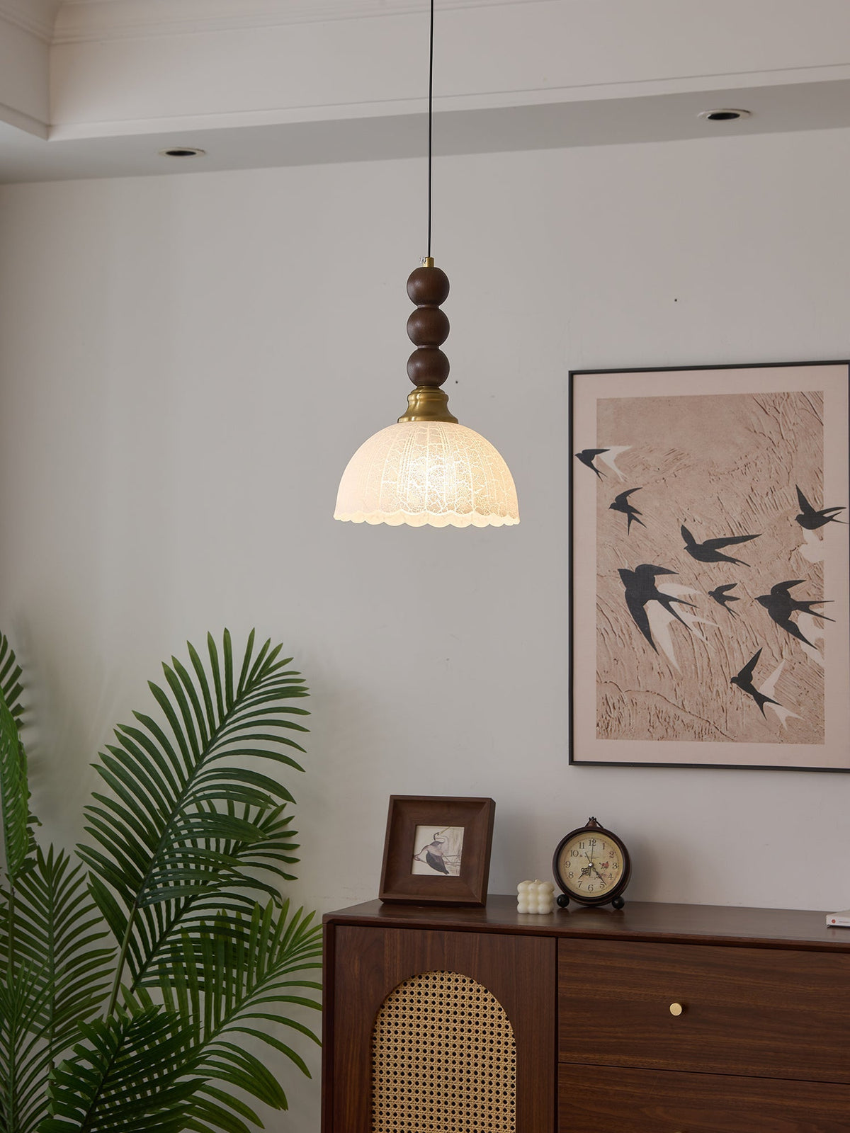 Avshaara lámpara colgante de elegancia tradicional y estilo vintage con pantalla de tejido y estructura de madera