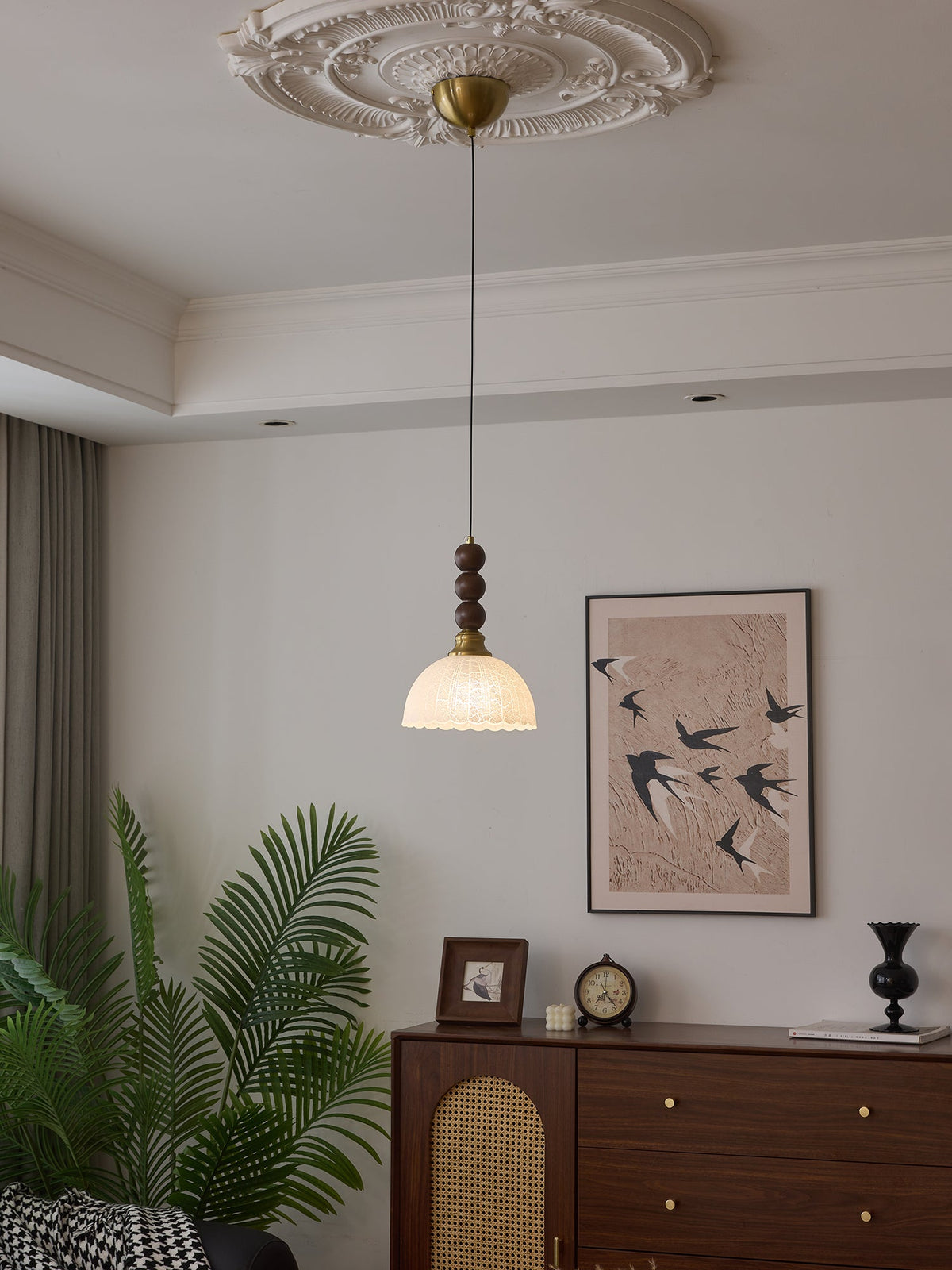 Avshaara lámpara colgante de elegancia tradicional y estilo vintage con pantalla de tejido y estructura de madera