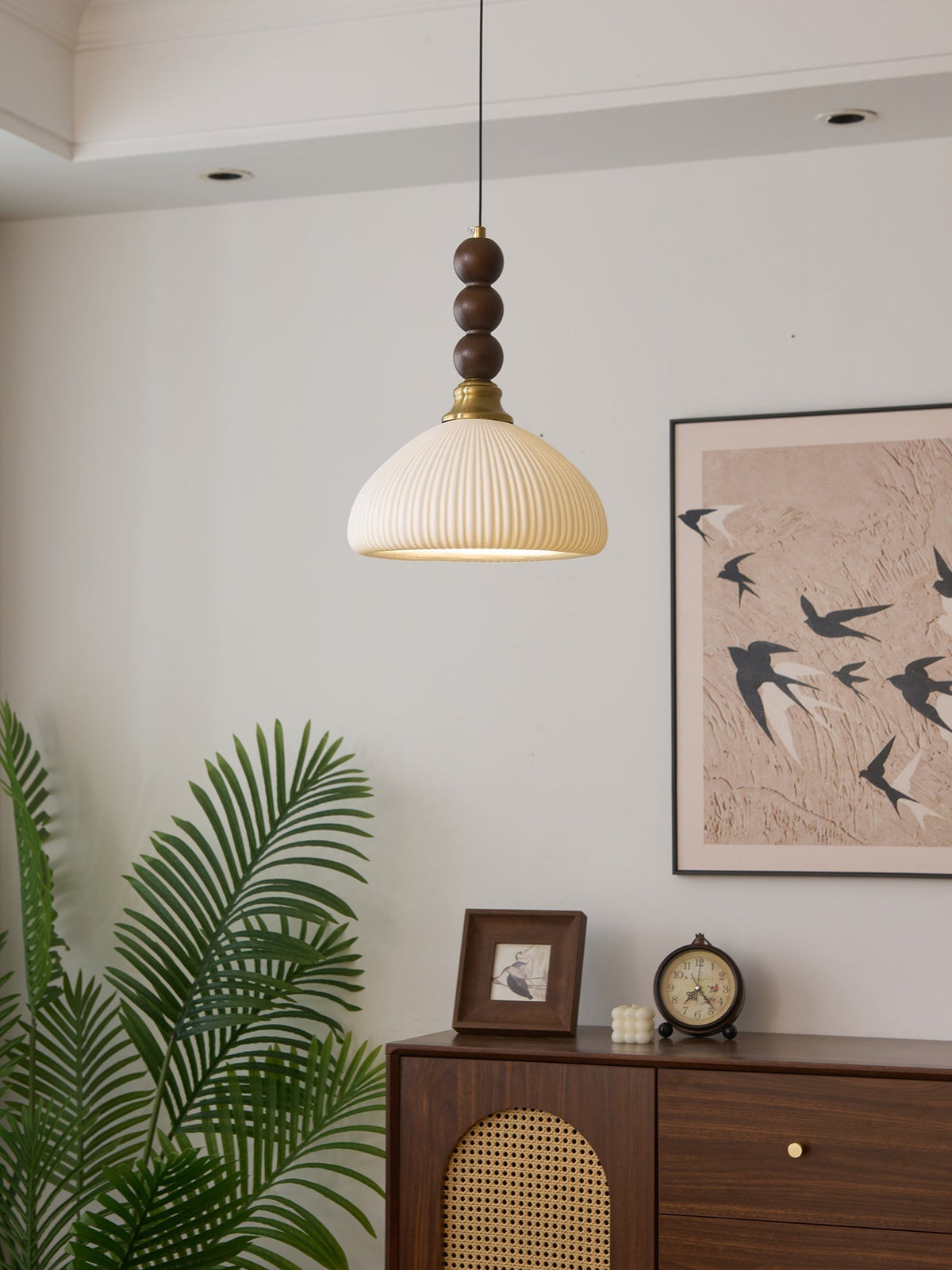 Avshaara lámpara colgante de elegancia tradicional y estilo vintage con pantalla de tejido y estructura de madera