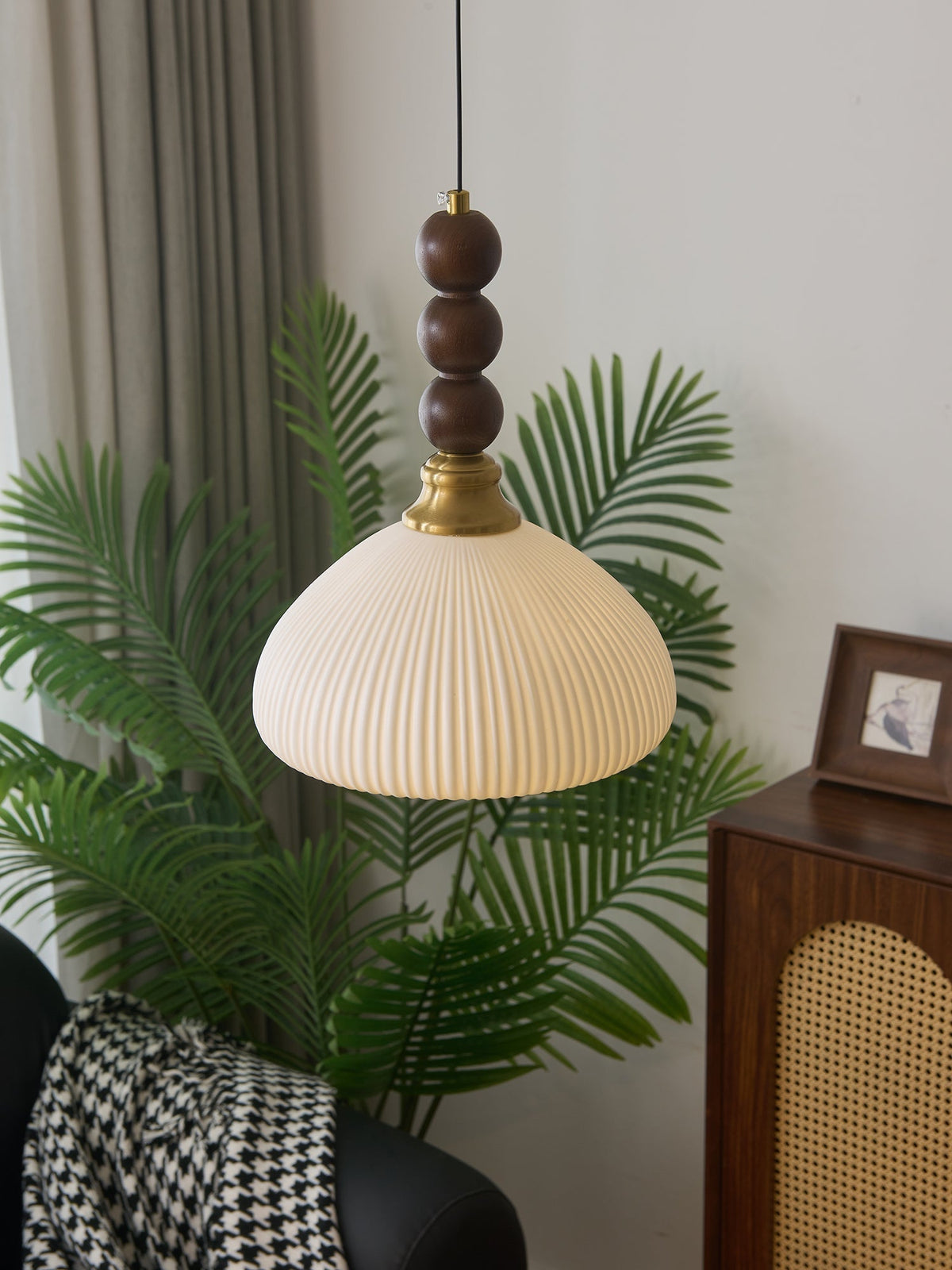 Avshaara lámpara colgante de elegancia tradicional y estilo vintage con pantalla de tejido y estructura de madera
