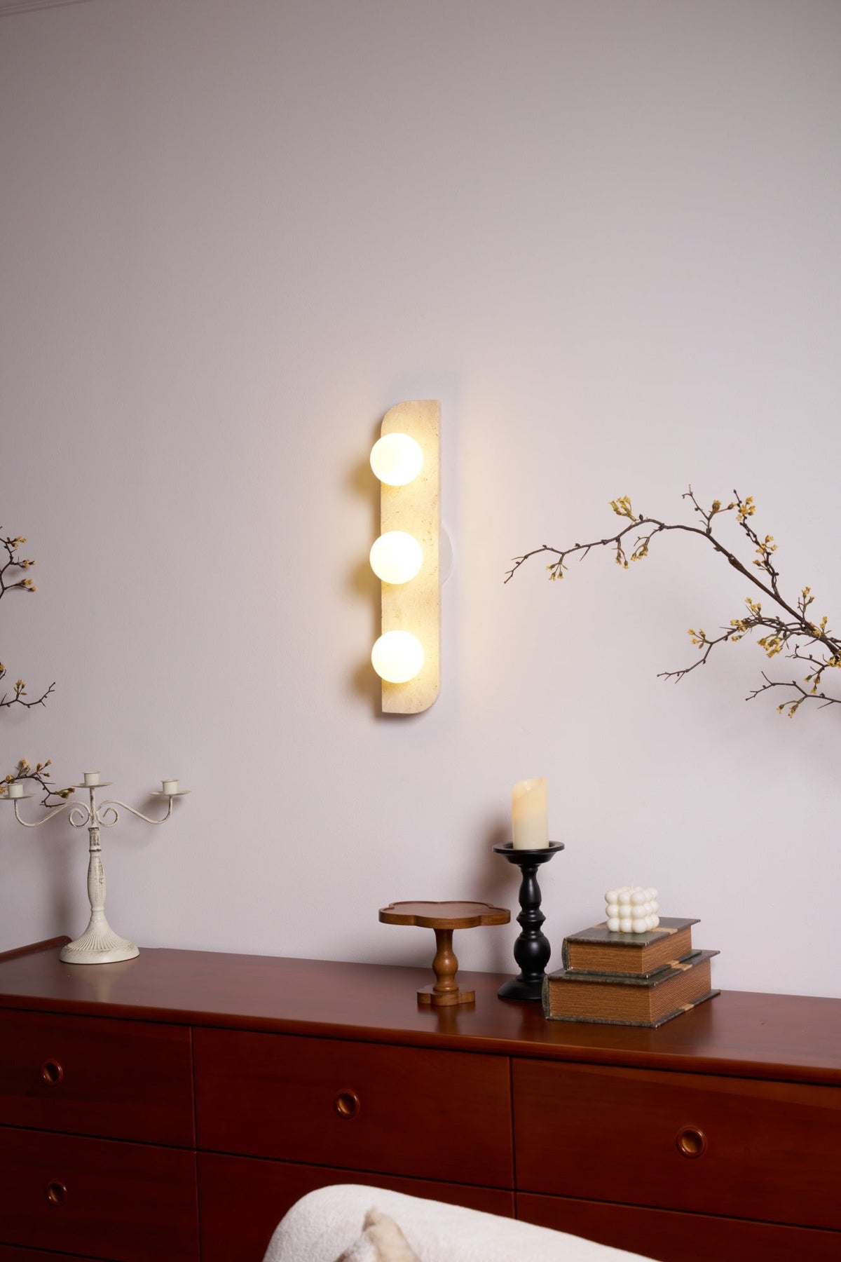 Taviniella aplique de pared minimalista en travertino