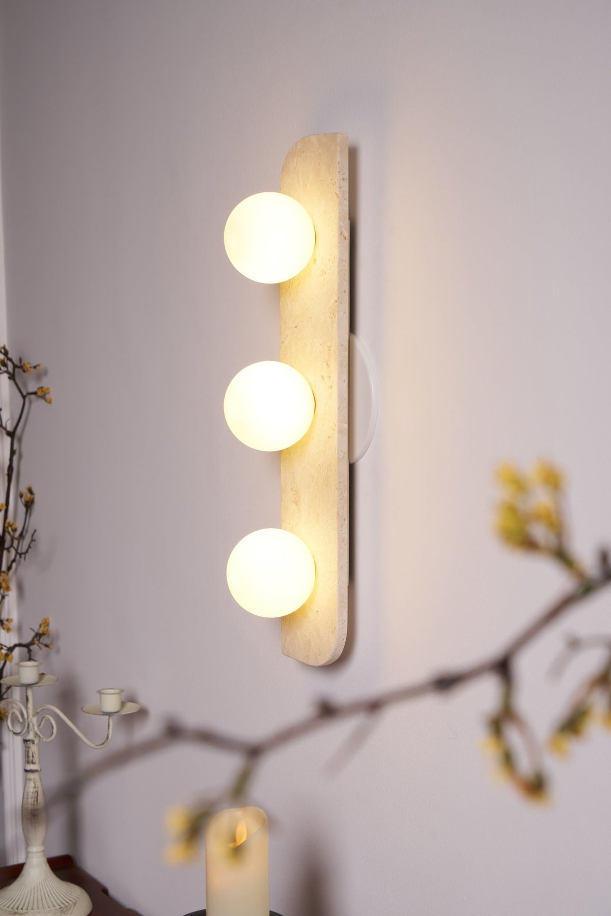 Taviniella aplique de pared minimalista en travertino