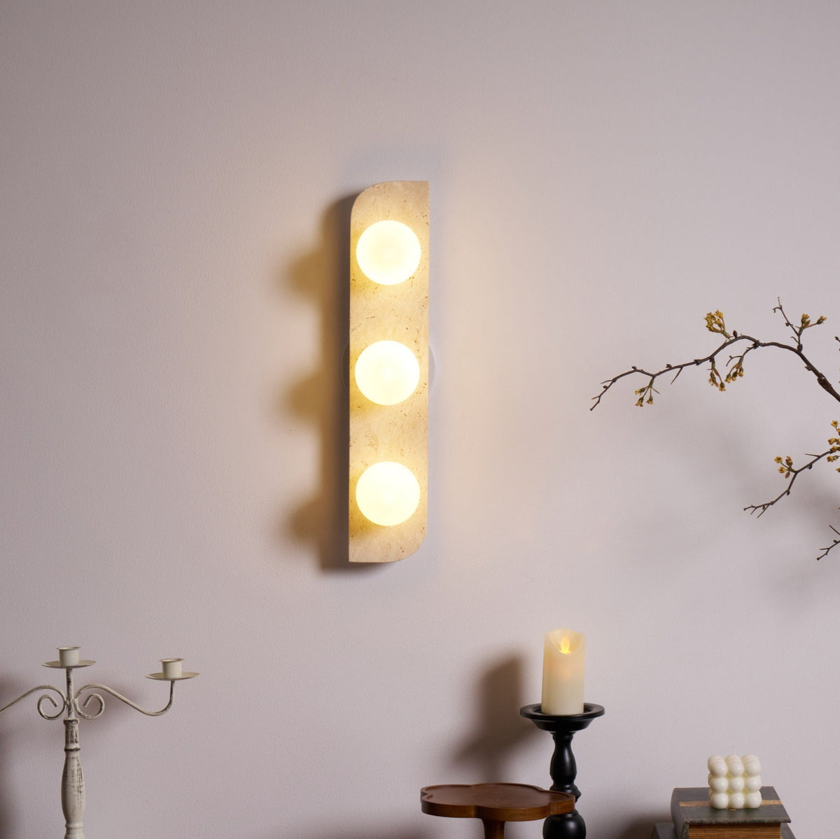 Taviniella aplique de pared minimalista en travertino