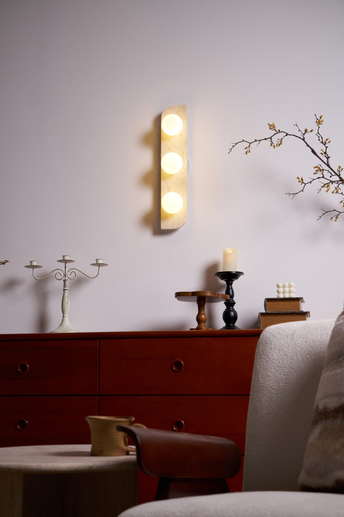 Taviniella aplique de pared minimalista en travertino