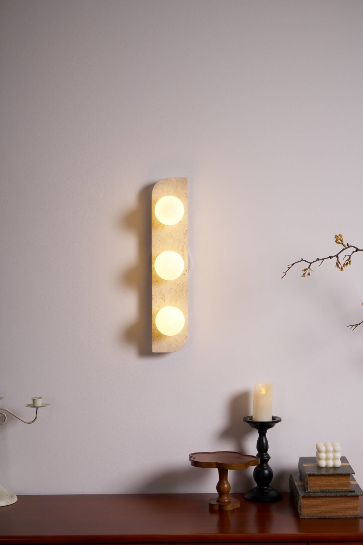 Taviniella aplique de pared minimalista en travertino