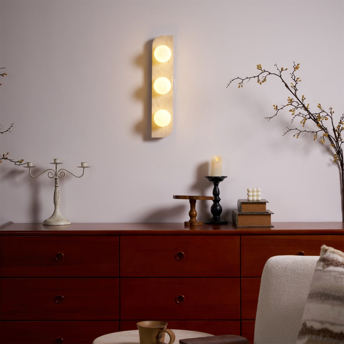 Taviniella aplique de pared minimalista en travertino