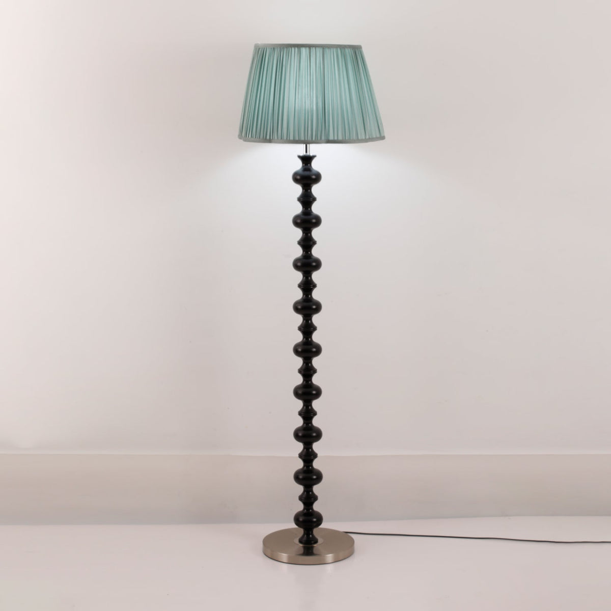 Rinivaine lámpara de pie de madera y tejido