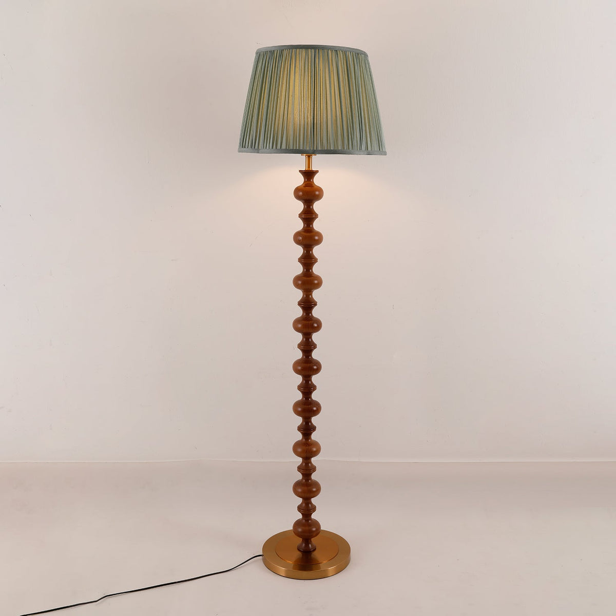 Rinivaine lámpara de pie de madera y tejido