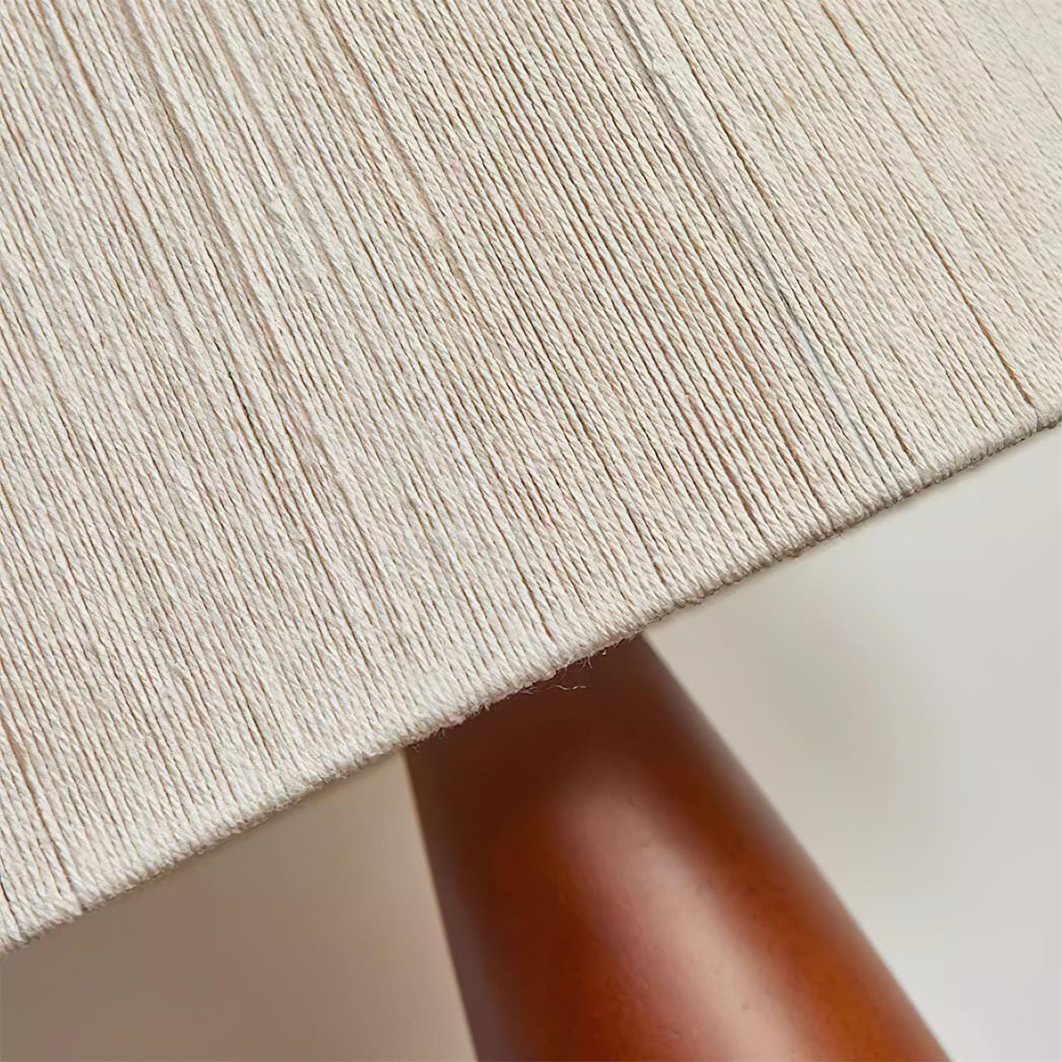 Renoina lámpara de mesa