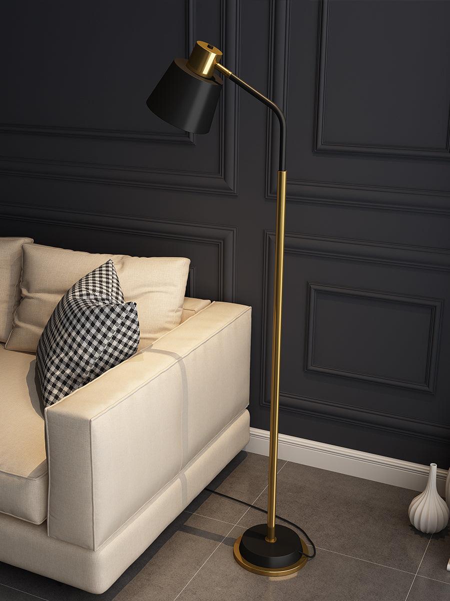 Xildas lámpara de pie minimalista en negro y dorado