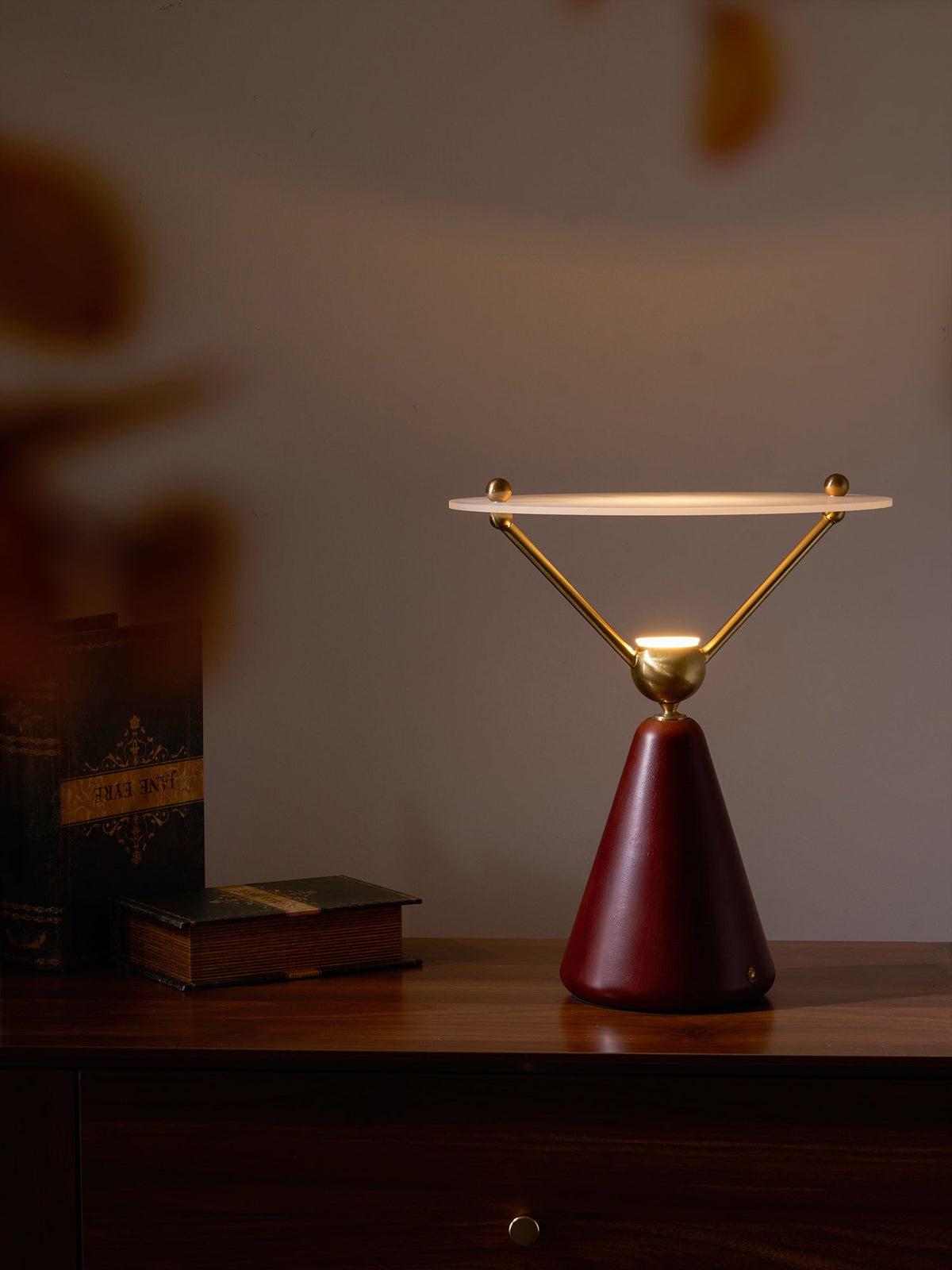 Balance lámpara de mesa moderna de madera
