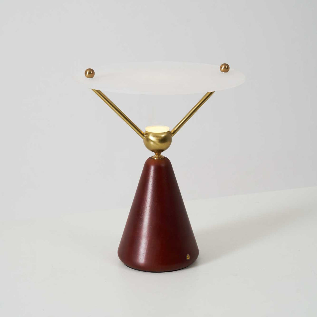 Balance lámpara de mesa moderna de madera