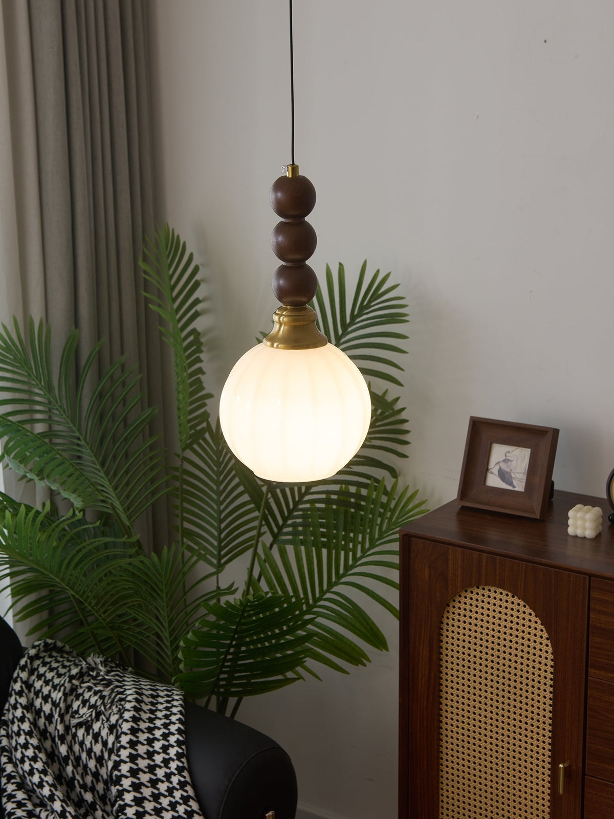 Vothaila lámpara colgante con elegancia tradicional y estilo vintage de vidrio, madera
