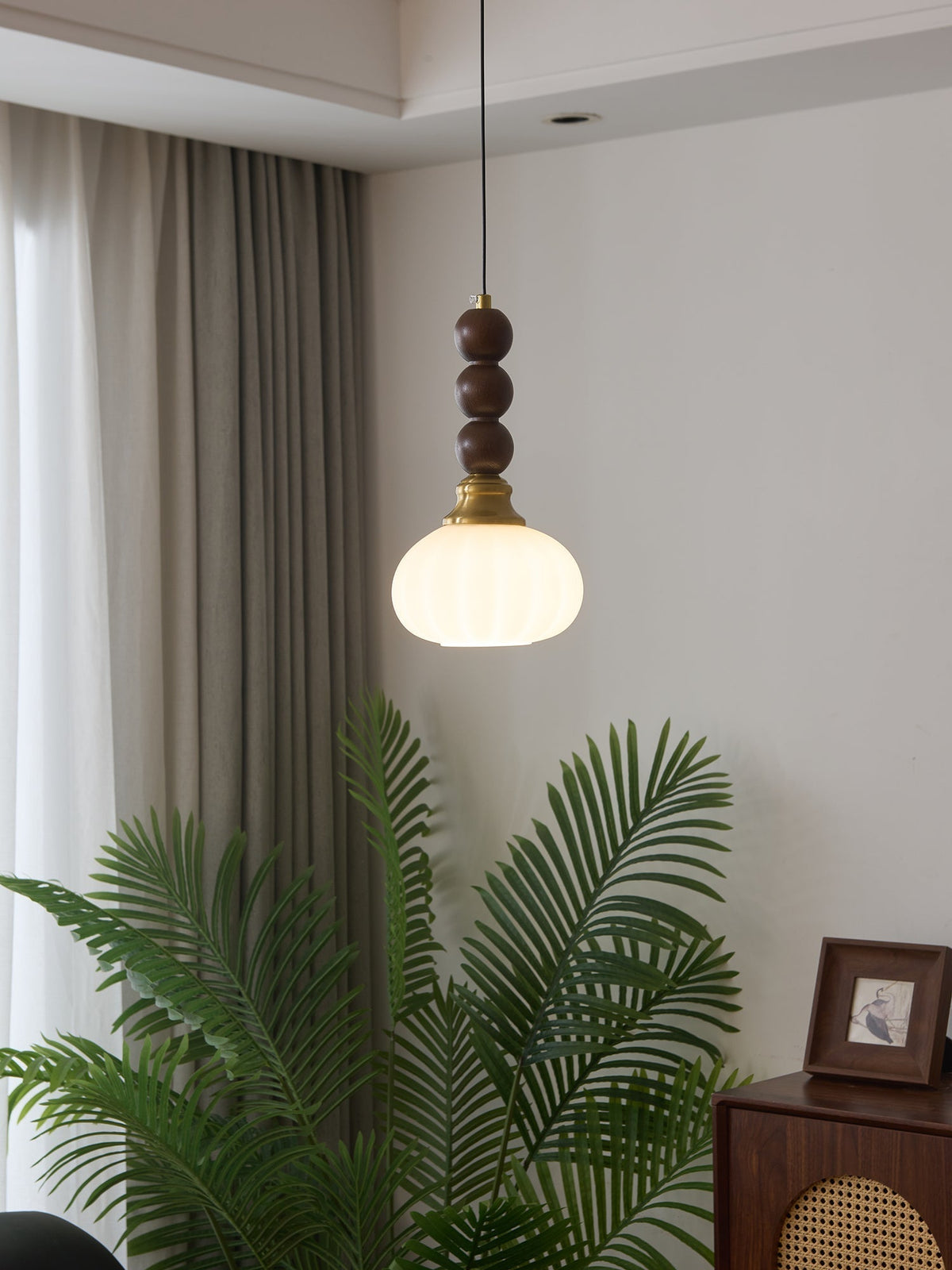 Vothaila lámpara colgante con elegancia tradicional y estilo vintage de vidrio, madera