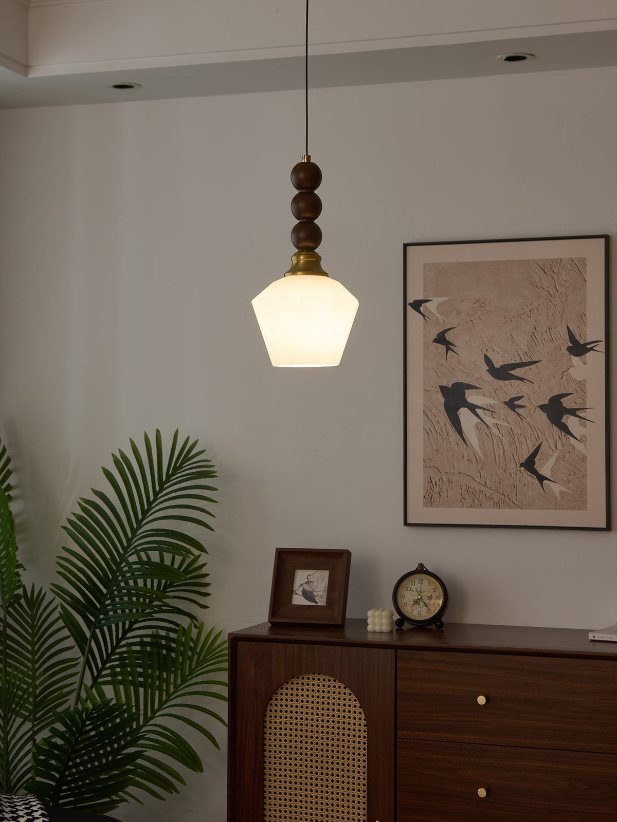 Vothaila lámpara colgante con elegancia tradicional y estilo vintage de vidrio, madera