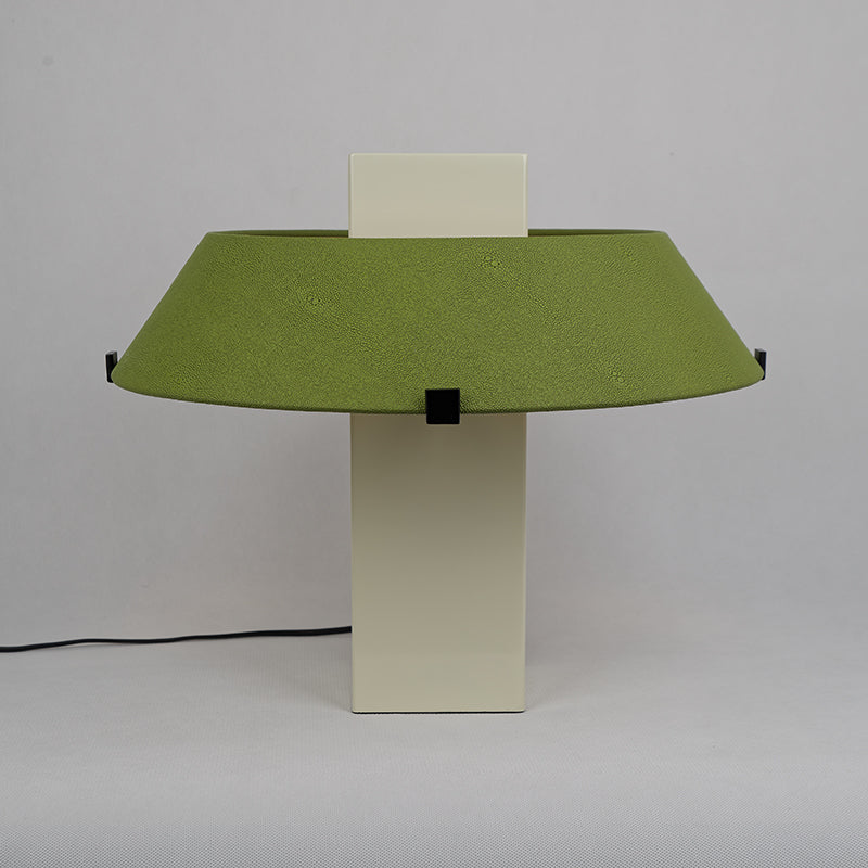 Cruz lámpara de mesa