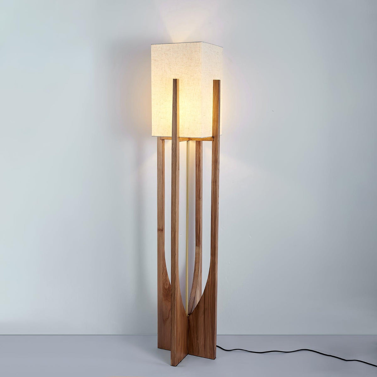 Syleia lámpara de pie de madera moderna