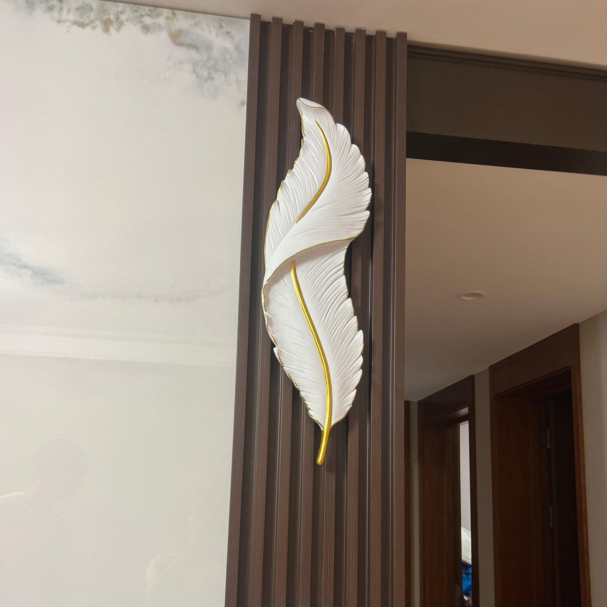 Arvess aplique de pared individual de resina Creatividad Pluma