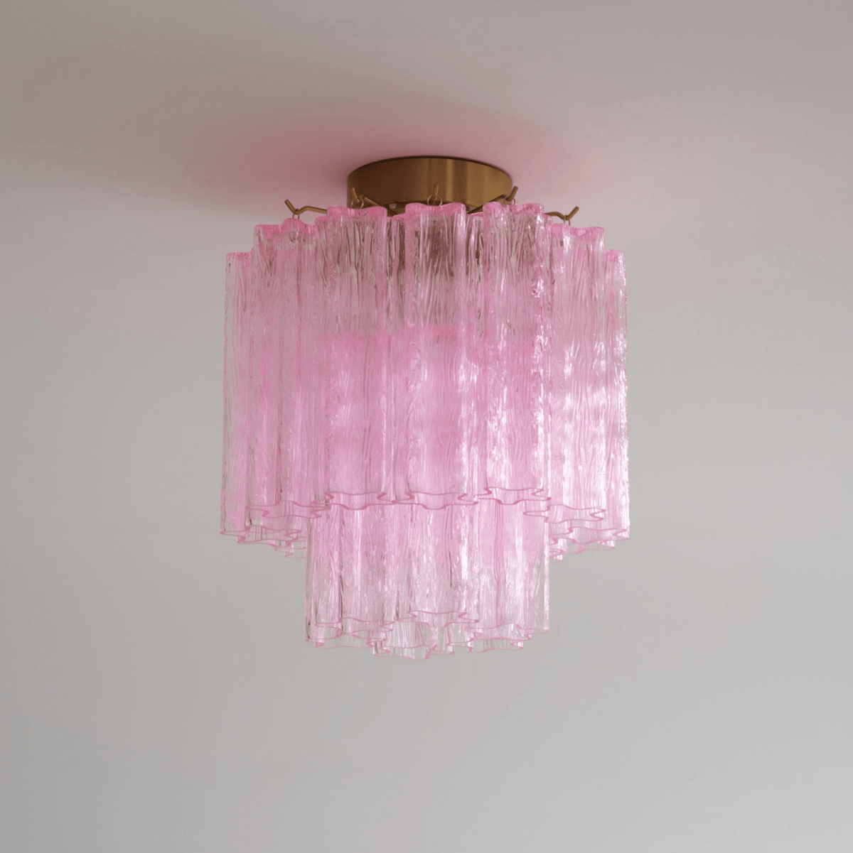 Eiriel lámpara de techo moderna en vidrio de Murano rosa con diseño escalonado tipo