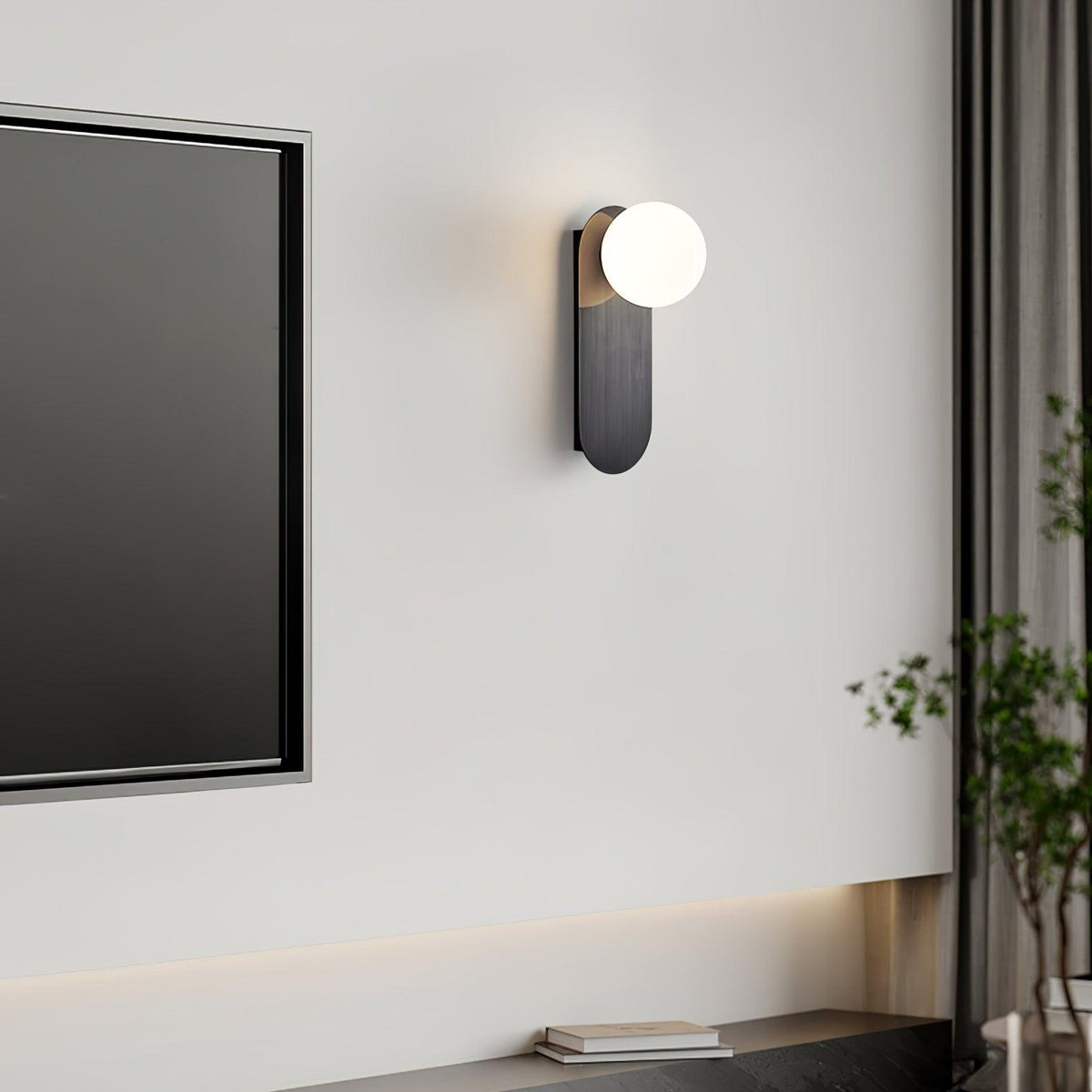 Eiralina aplique de pared con base plana y globo de vidrio y latón