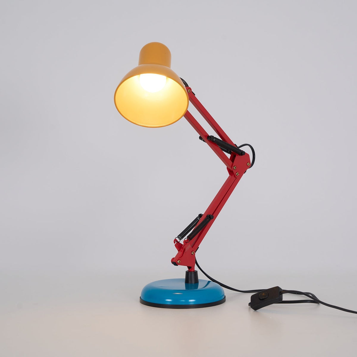 Aven lámpara de mesa moderna
