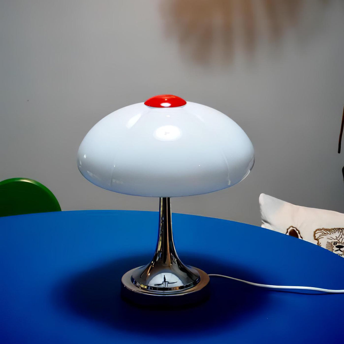 Bin lámpara de mesa moderna