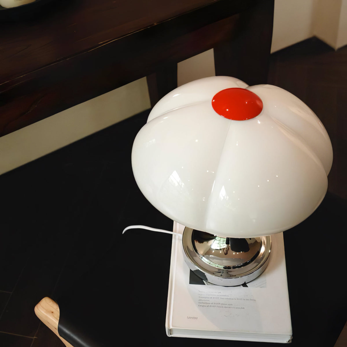Bin lámpara de mesa moderna