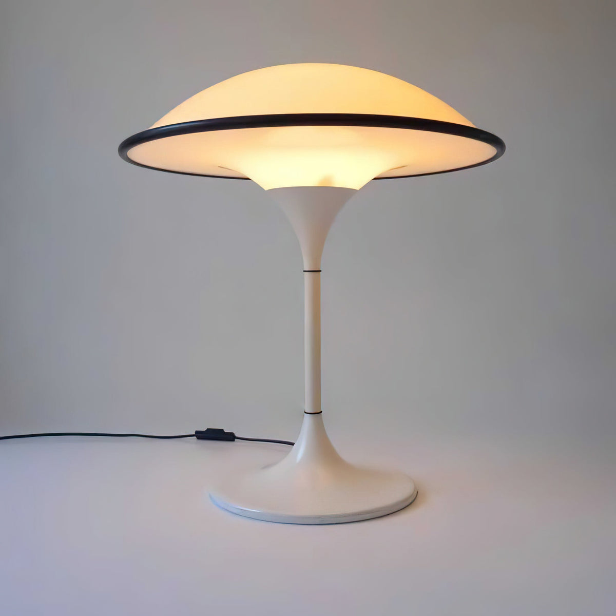 Revenor lámpara de mesa de acrílico futurista