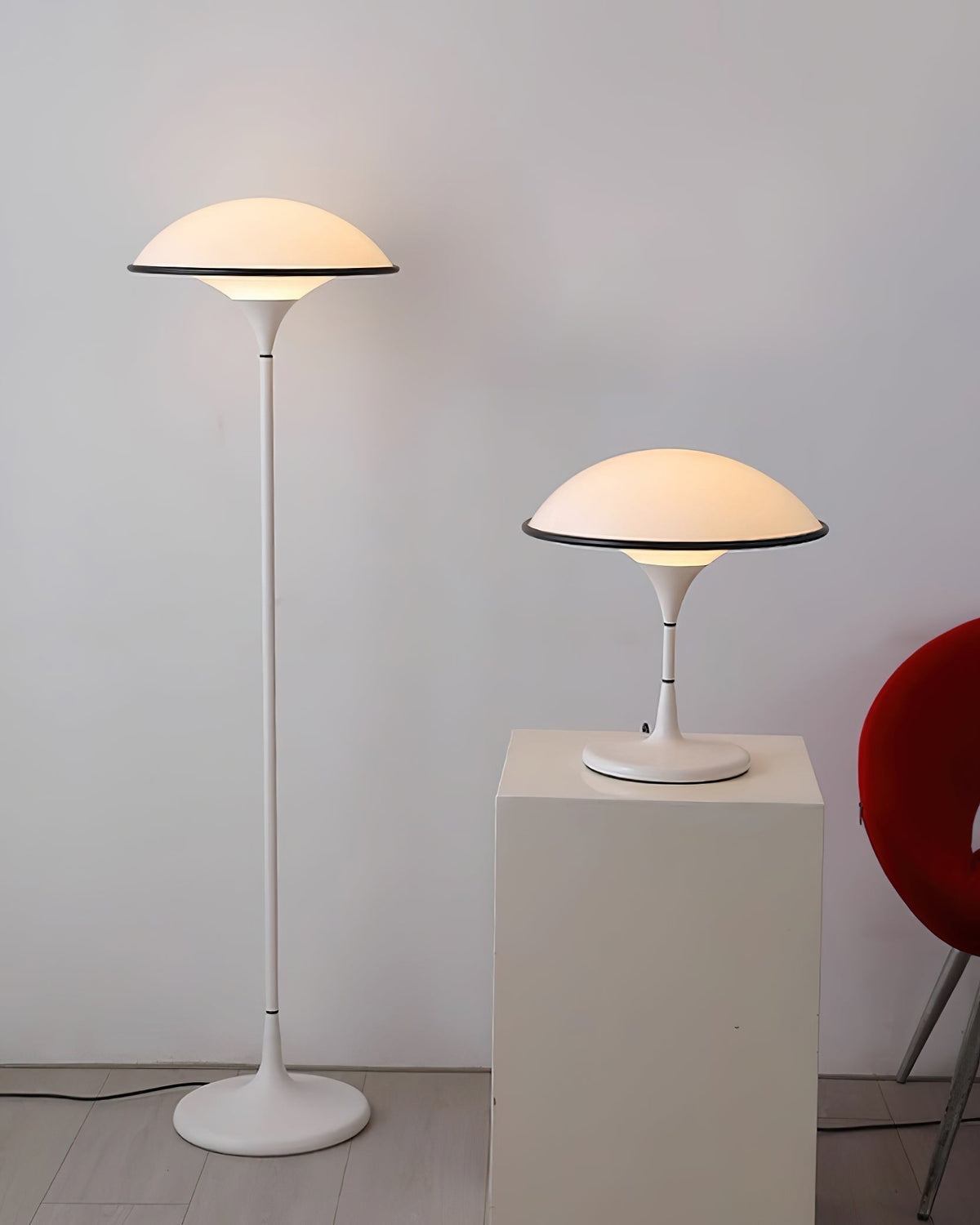 Revenor lámpara de mesa de acrílico futurista