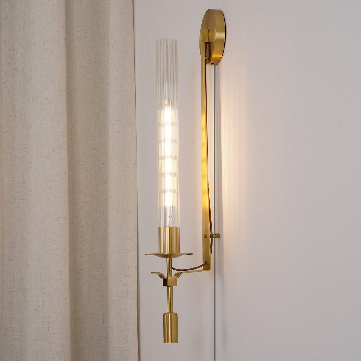 Ceshaisra aplique de pared en latón con vidrio y enchufe enchufable