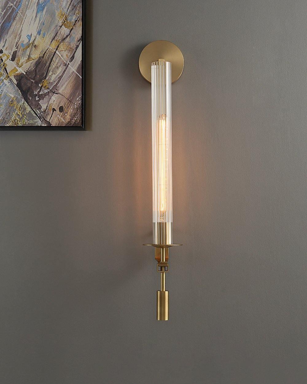 Veloora aplique de pared minimalista en latón con vidrio esmerilado