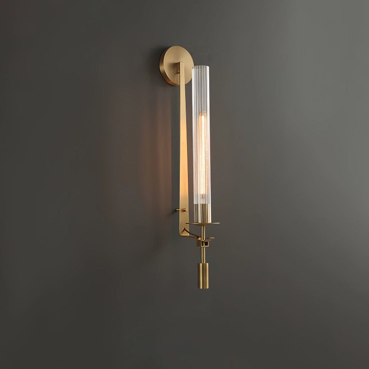 Veloora aplique de pared minimalista en latón con vidrio esmerilado