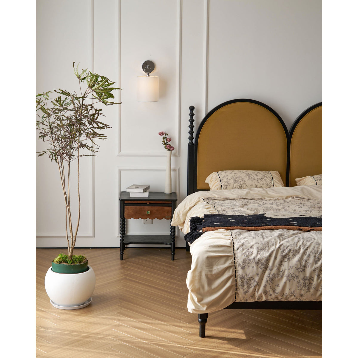 Calenina aplique de pared