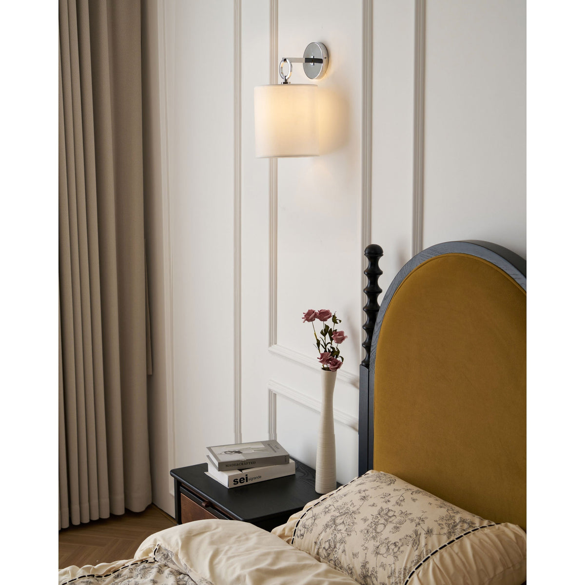 Calenina aplique de pared