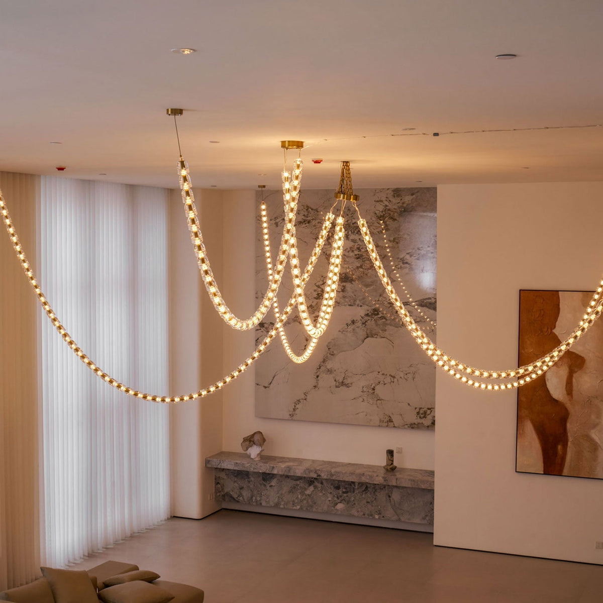 Elyisaine lámpara de araña cristal dorado LED 3-Line