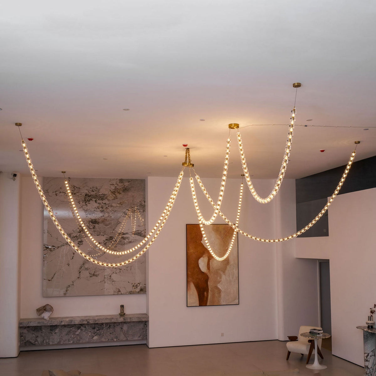 Elyisaine lámpara de araña cristal dorado LED 3-Line