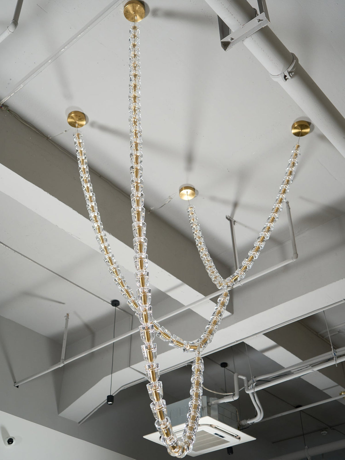 Elyisaine lámpara de araña cristal dorado LED 3-Line