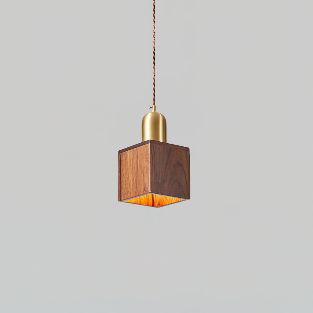 Lámpara colgante de madera en varios formatos, en madera maciza y latón
