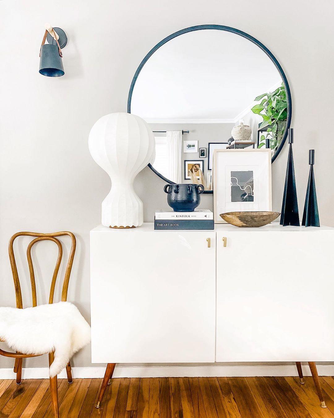 Lirove lámpara de mesa escultórica de acero