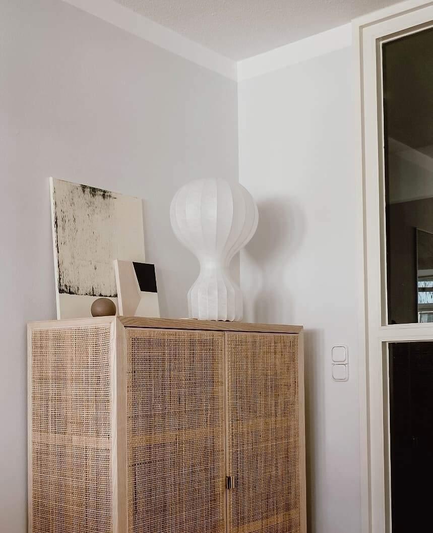 Lirove lámpara de mesa escultórica de acero