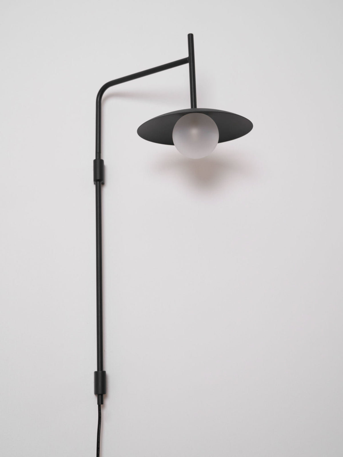 Paxon aplique de pared Swing Arm con vidrio enchufable
