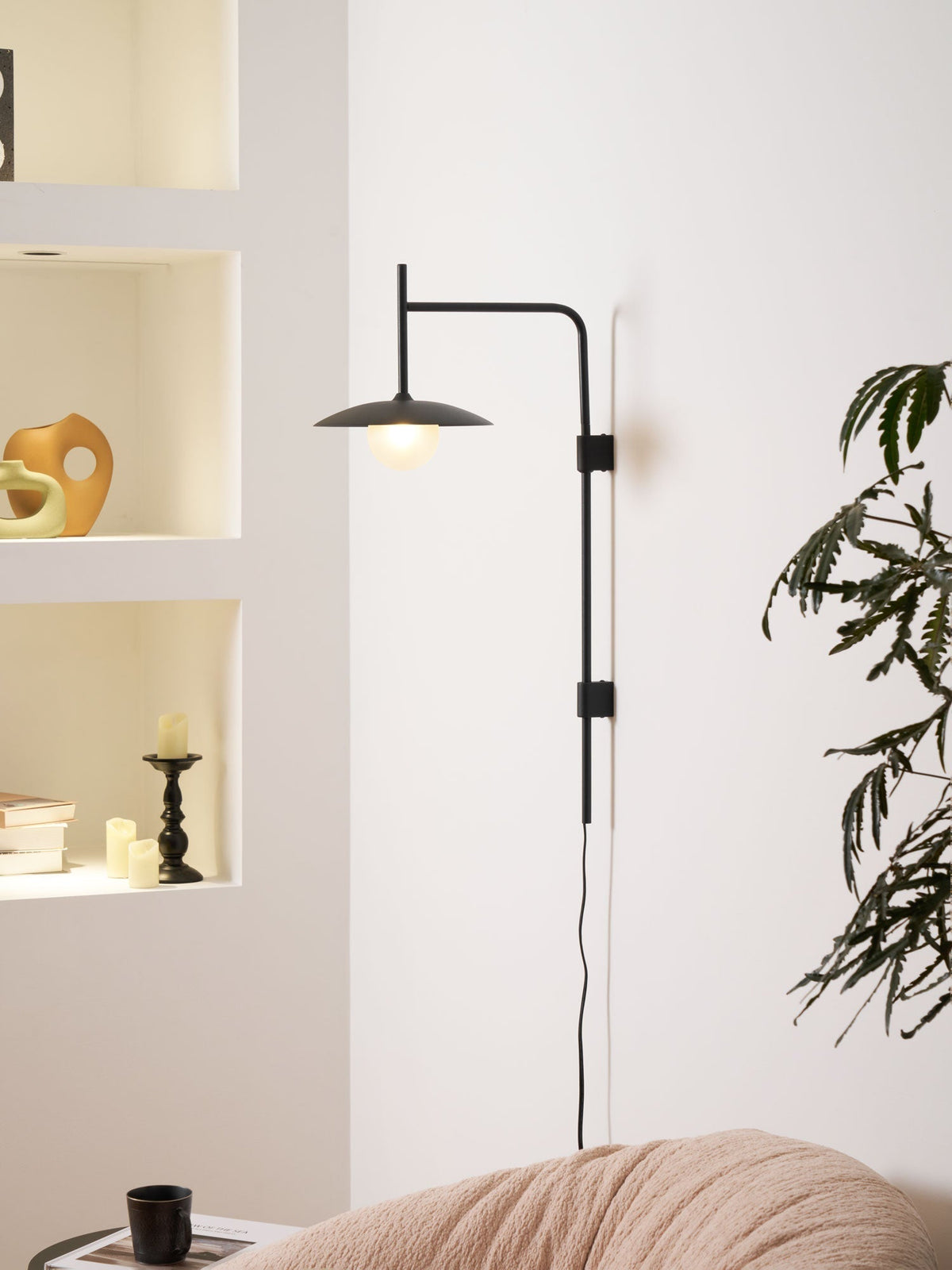 Paxon aplique de pared Swing Arm con vidrio enchufable